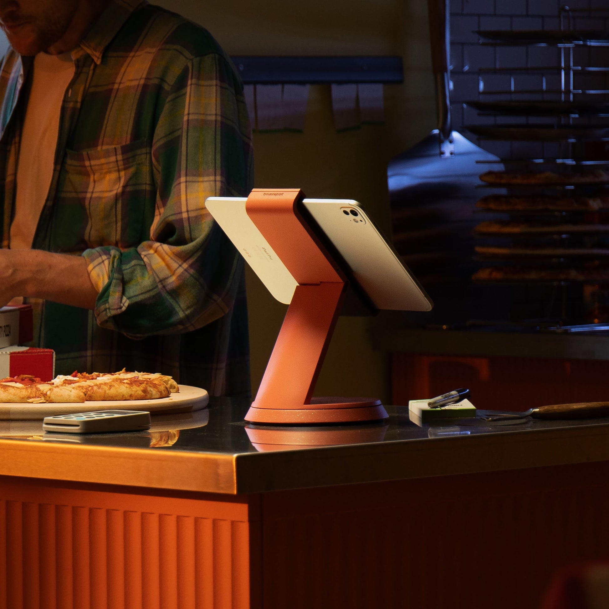 Bouncepad Eddy universele tablet-POS-standaard rood