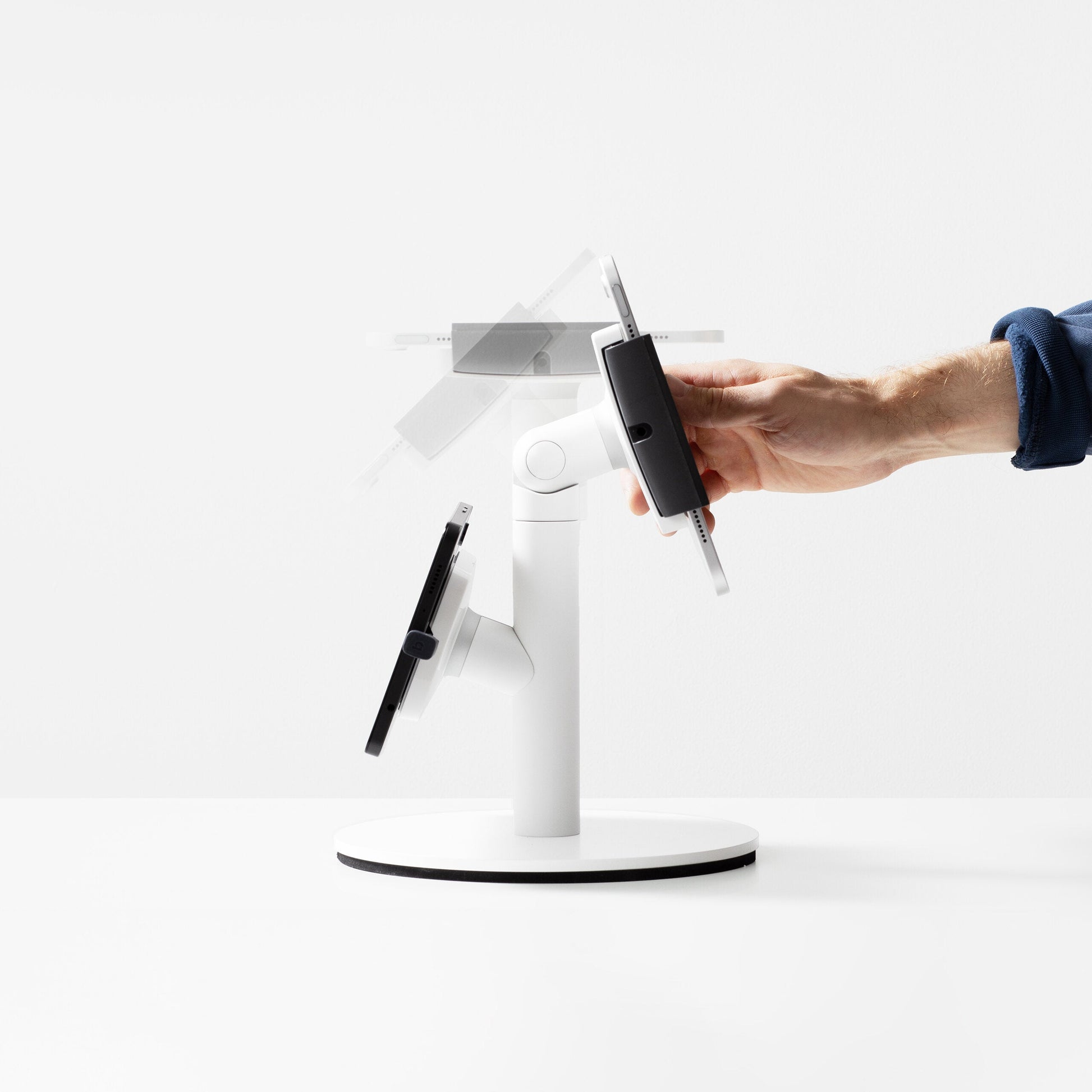 Bouncepad Clip Counter Twin-tabletstandaard in wit, vooraanzicht, draaifunctie