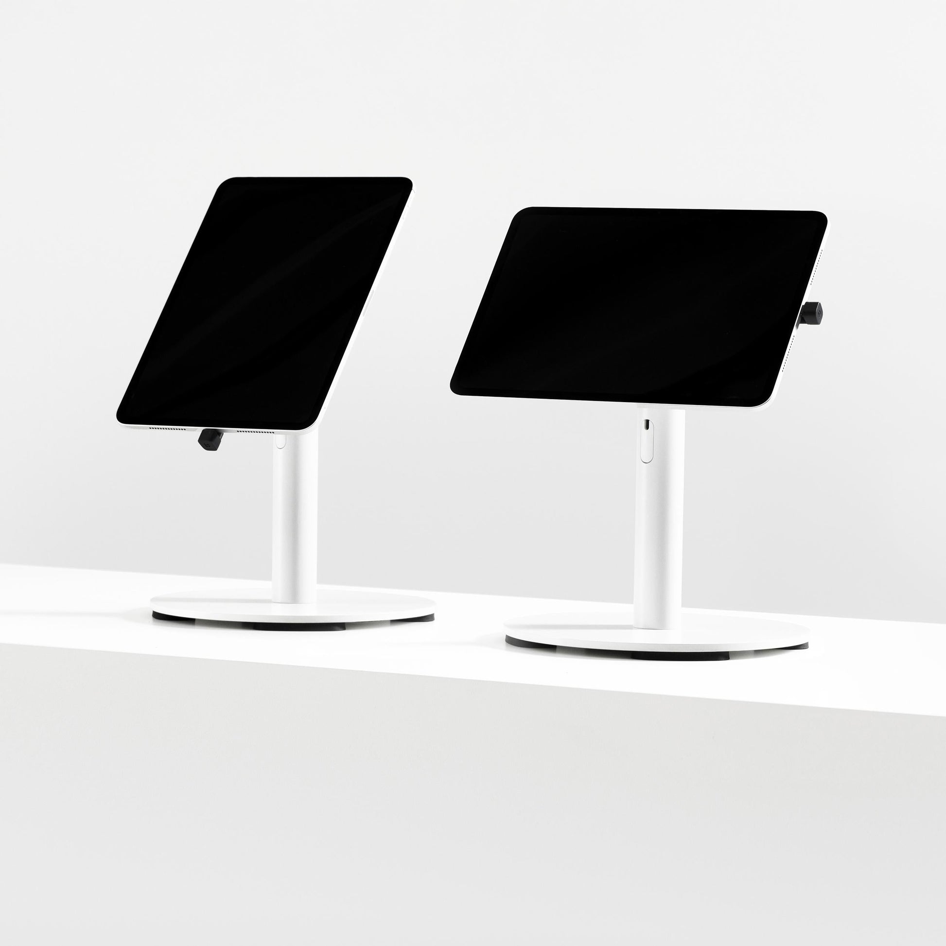 Bouncepad Core Counter Twist-tabletstandaard in wit, in portret- en landschapsstand