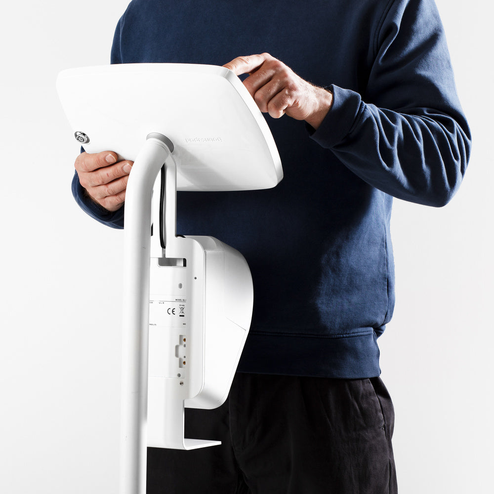 Bouncepad Original Elevate + Brother Printer Mount tablet vloerstativ in wit, weergegeven in gebruik