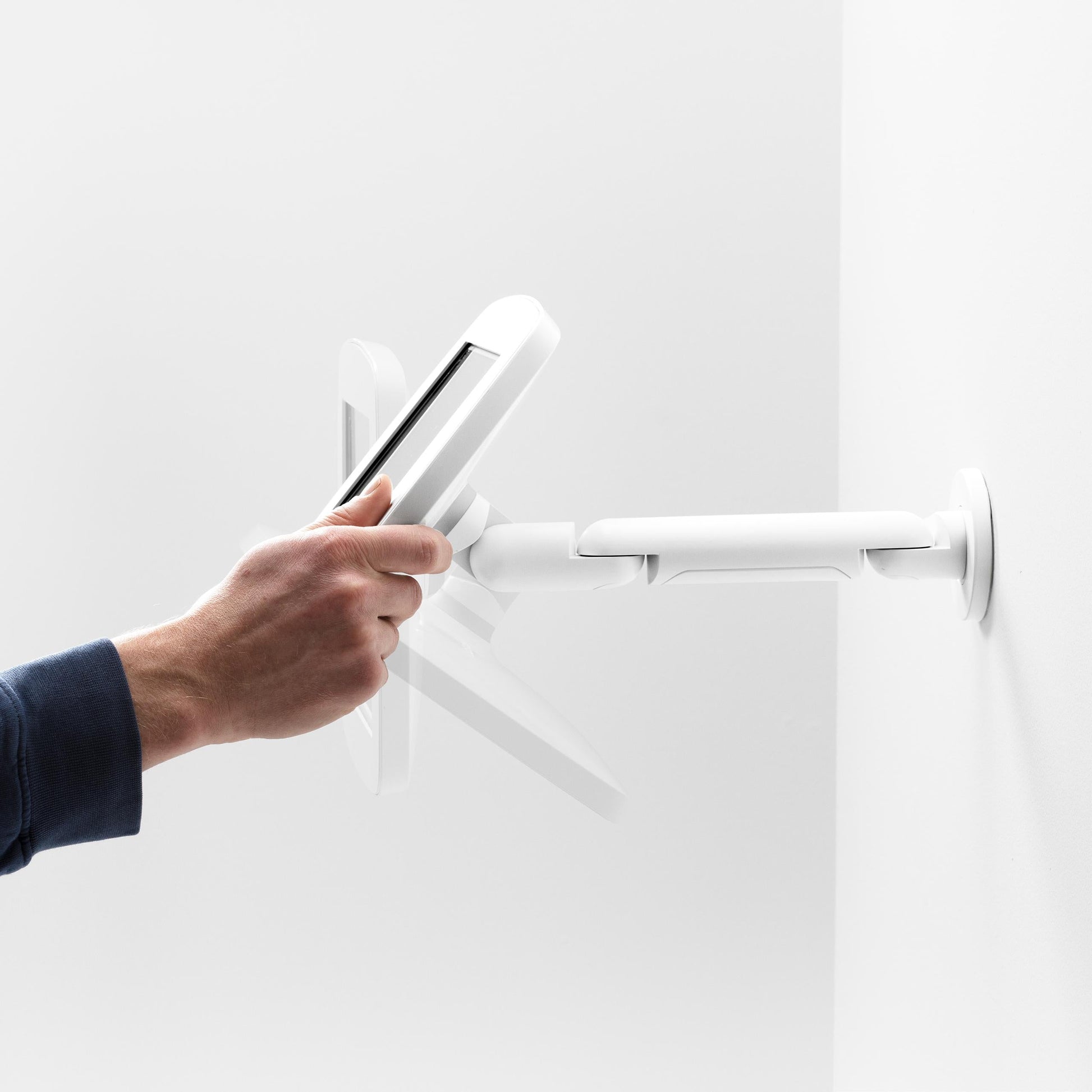 Bouncepad Original Reach tablet-wandhouder in wit, zijaanzicht